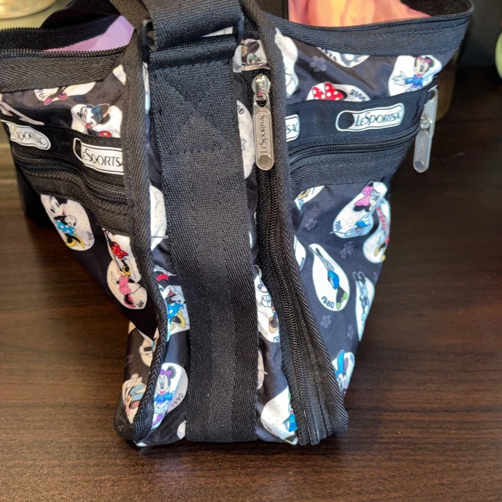 EUC LeSportsac Disney Minnie Mouse Deluxe Everyday Bag in the "Celebrate M - Picture 10 of 16